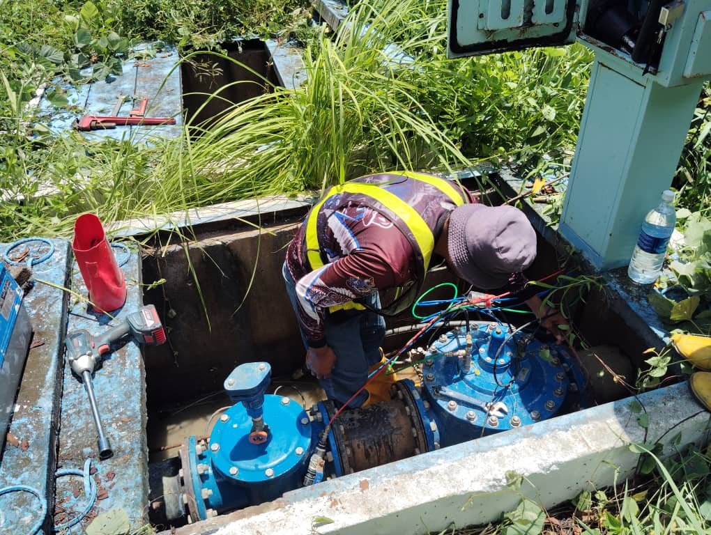 Water pressure valve